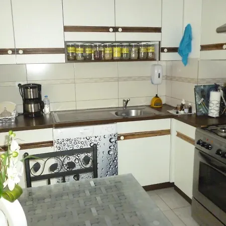 Maison Provencale منزل للإقامة كاسْتْرْ